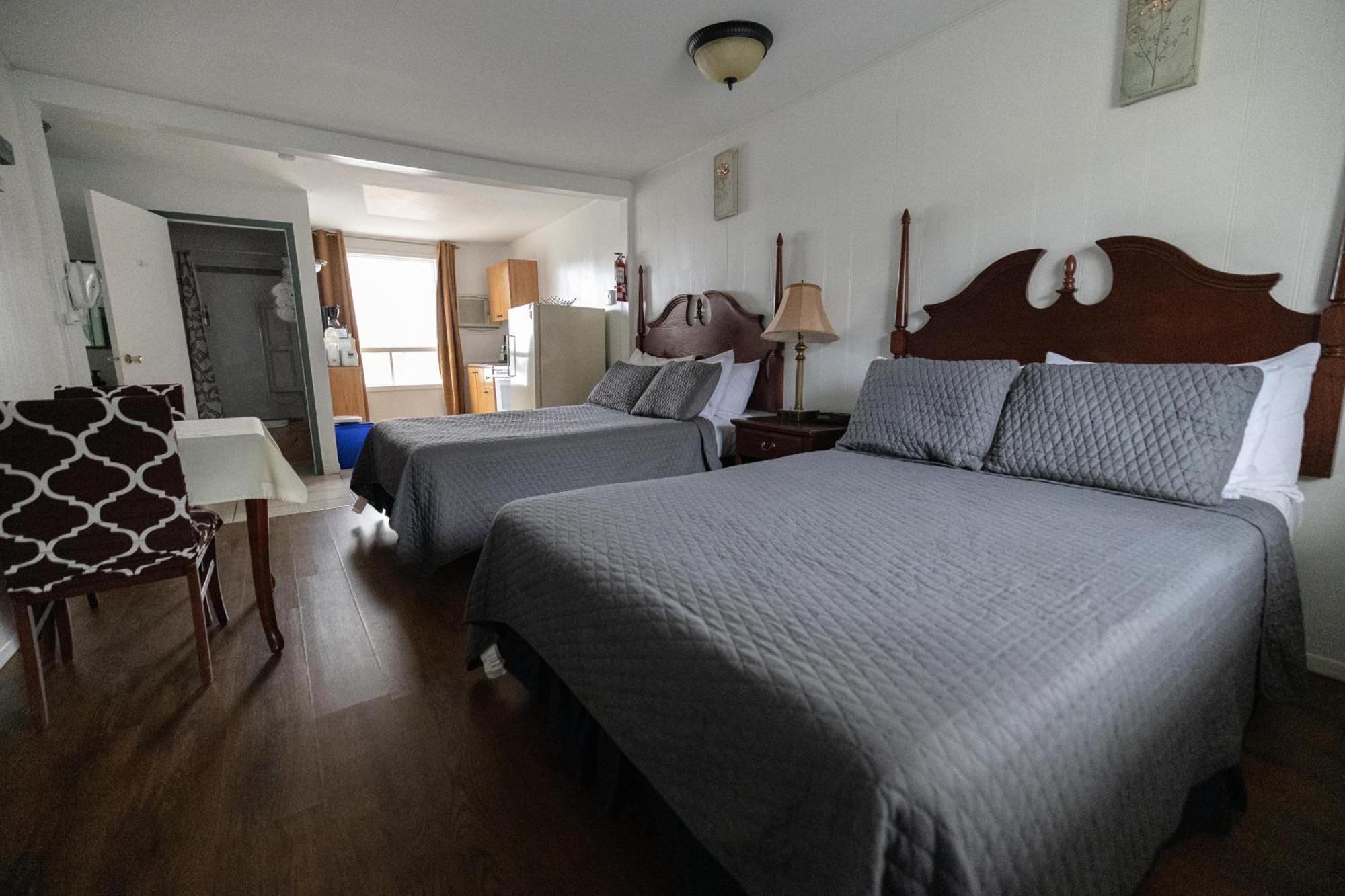 Motel Deblois Sainte-Anne-de-Beaupré Екстериор снимка