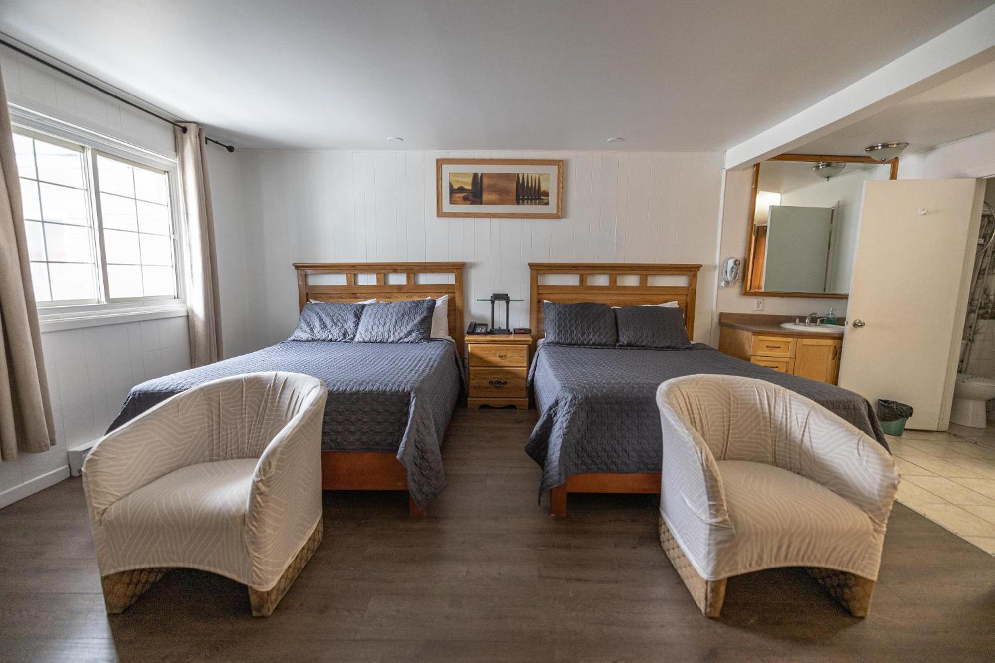 Motel Deblois Sainte-Anne-de-Beaupré Екстериор снимка