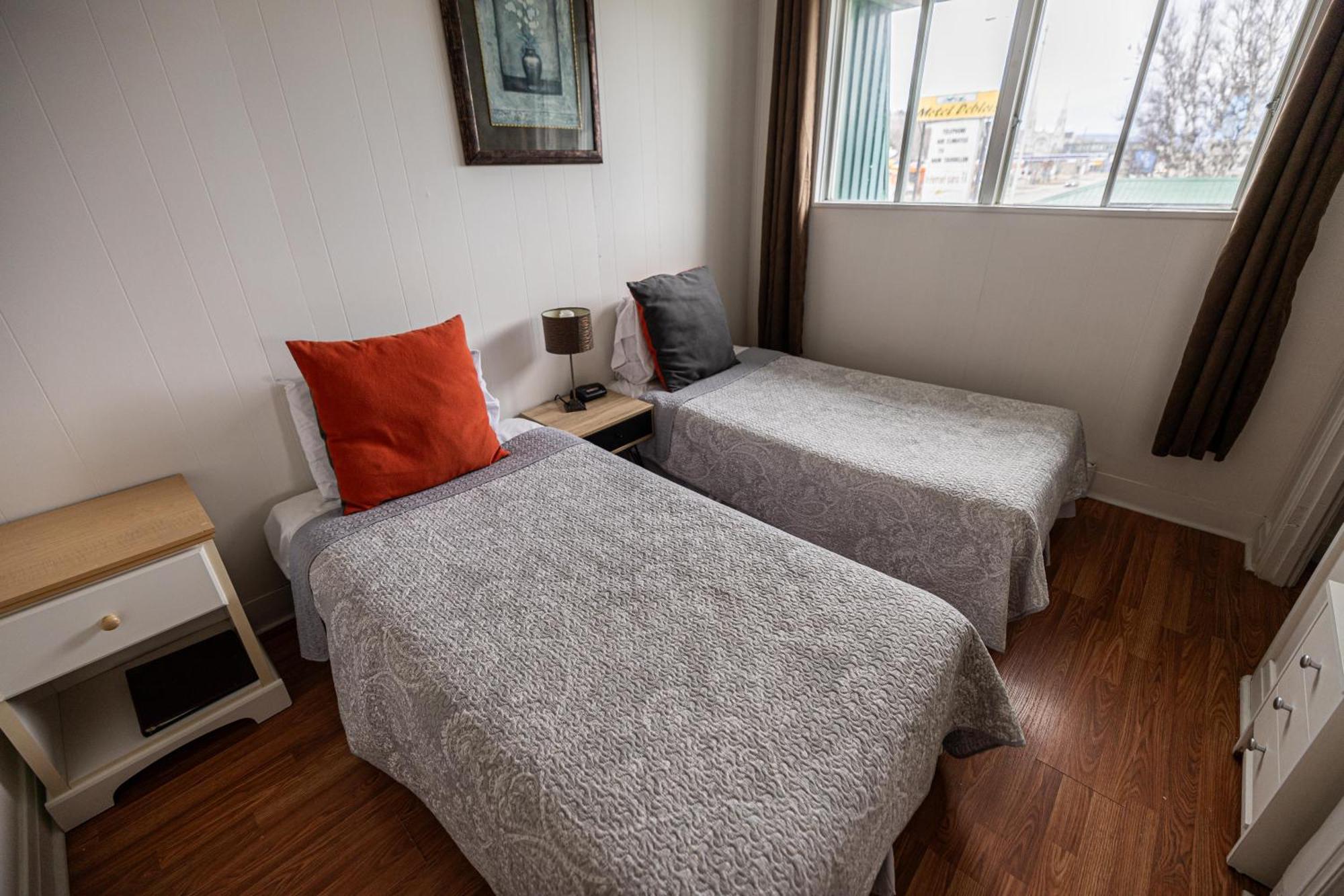 Motel Deblois Sainte-Anne-de-Beaupré Екстериор снимка