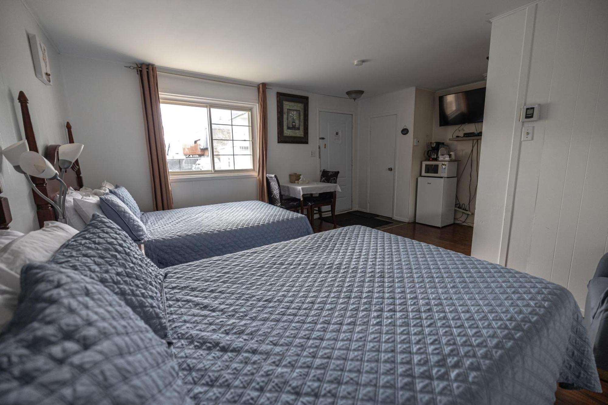 Motel Deblois Sainte-Anne-de-Beaupré Екстериор снимка