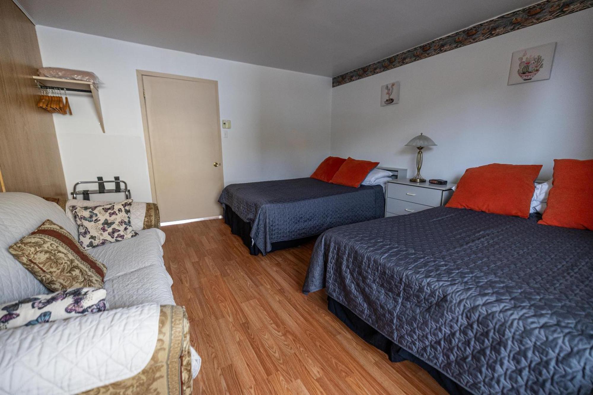 Motel Deblois Sainte-Anne-de-Beaupré Екстериор снимка