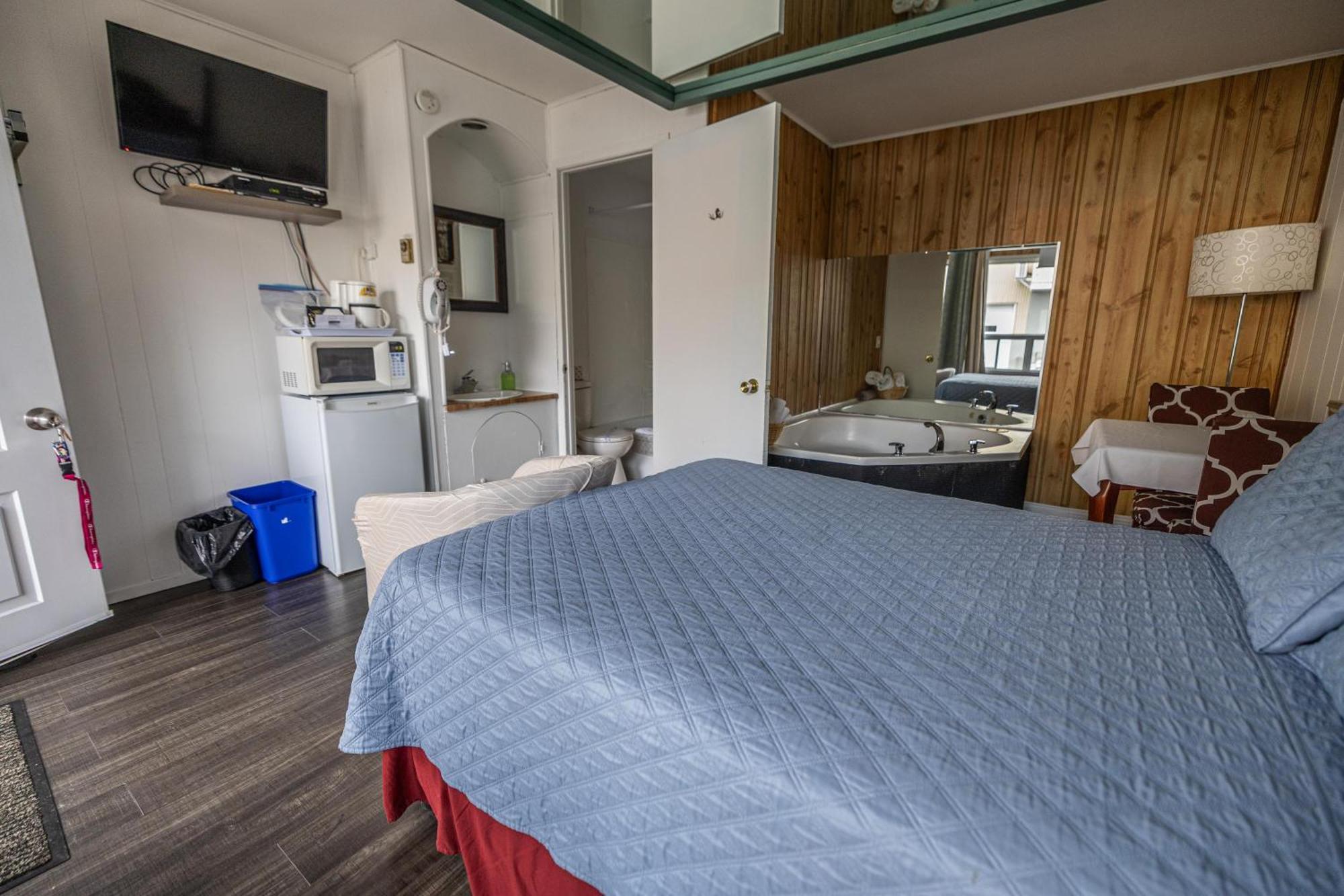 Motel Deblois Sainte-Anne-de-Beaupré Екстериор снимка