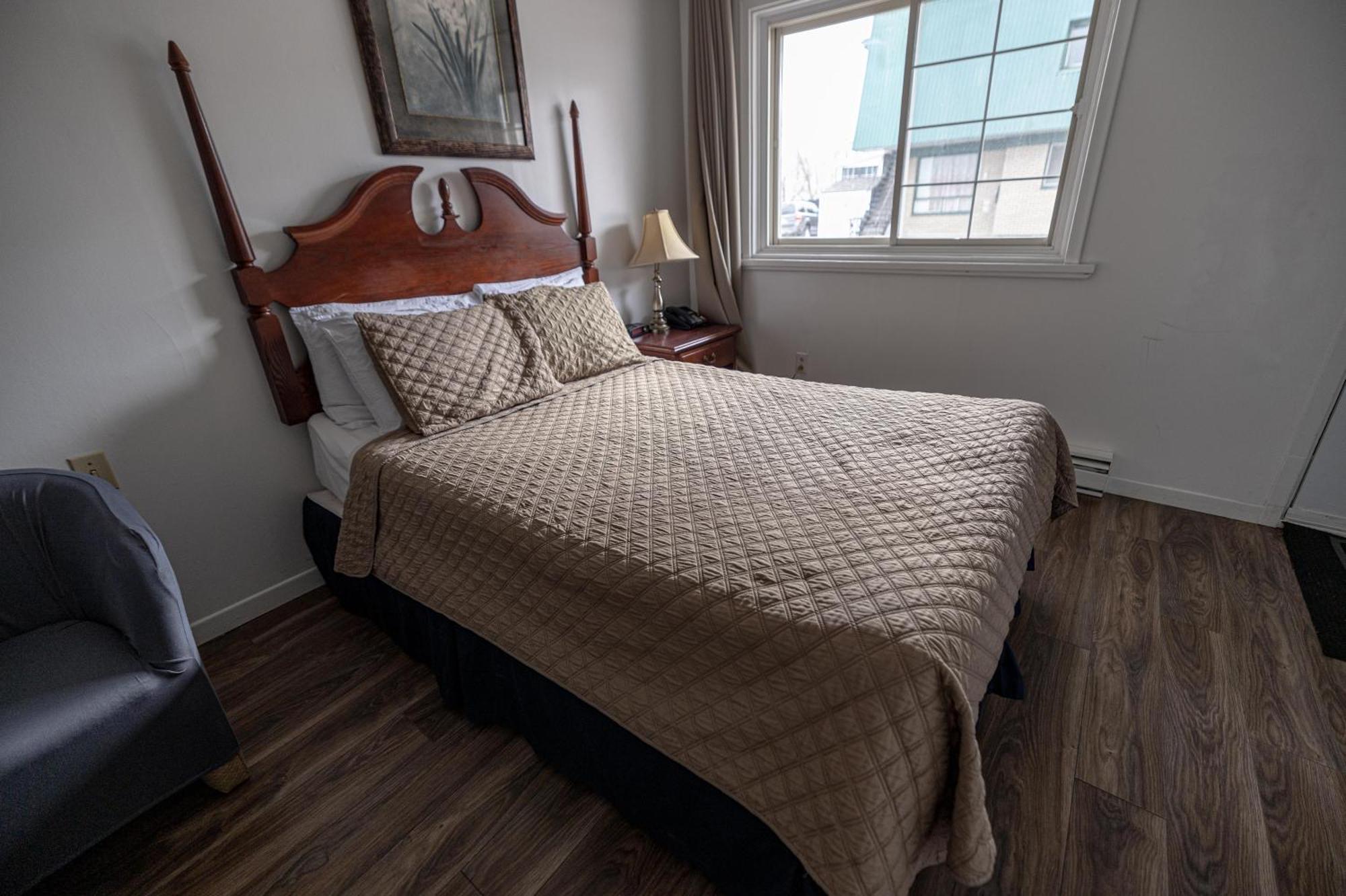 Motel Deblois Sainte-Anne-de-Beaupré Екстериор снимка