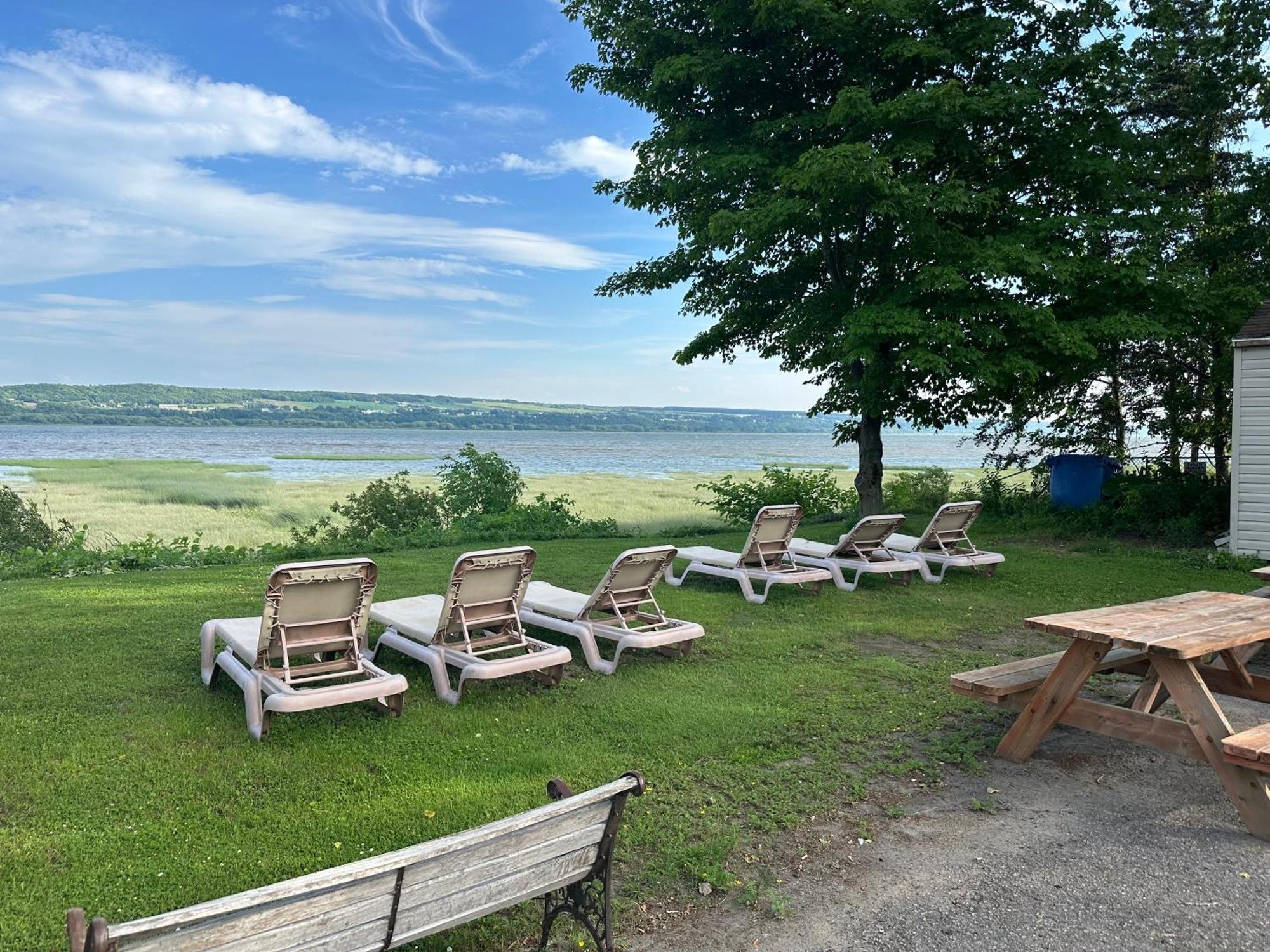 Motel Deblois Sainte-Anne-de-Beaupré Екстериор снимка