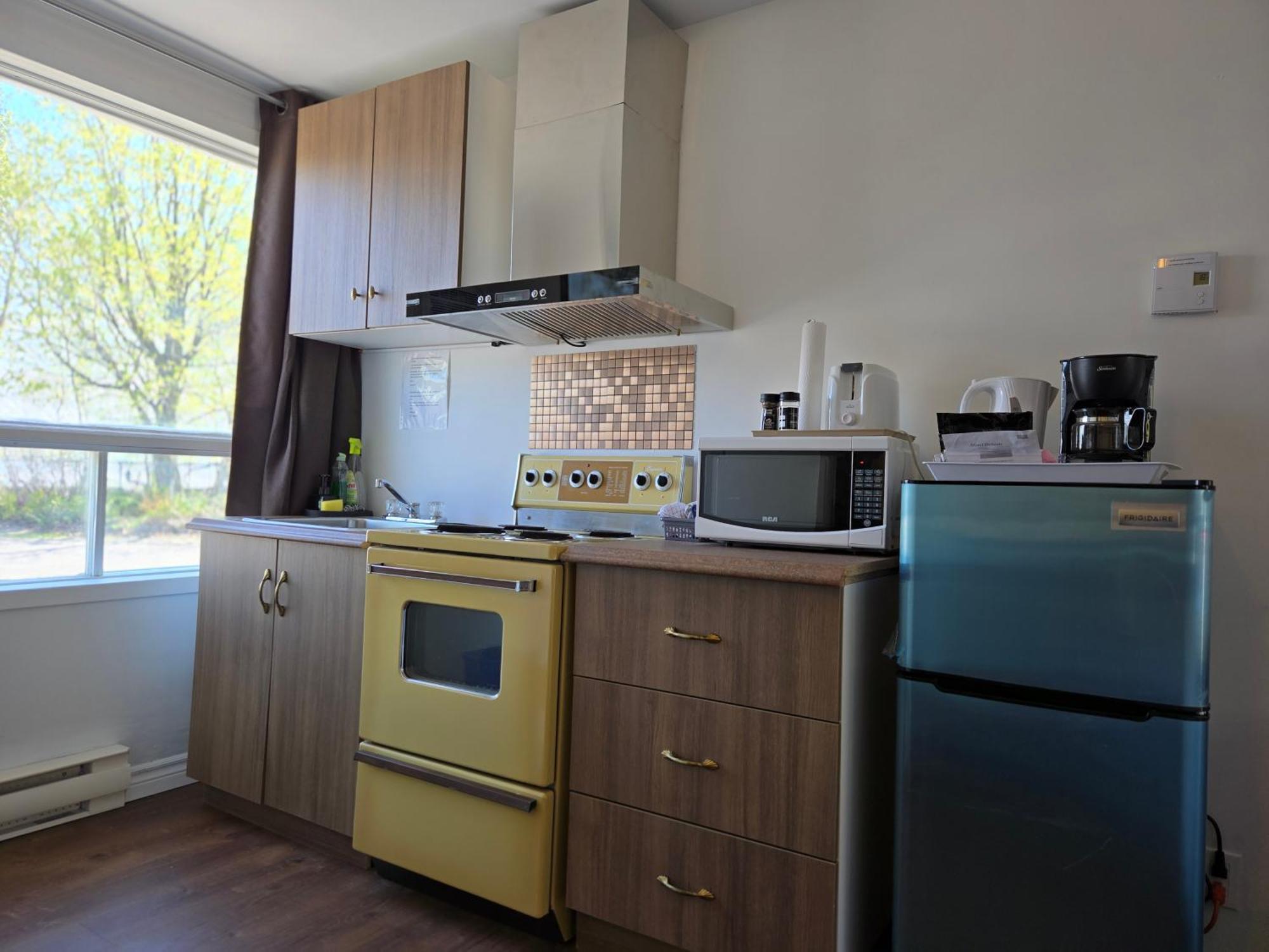 Motel Deblois Sainte-Anne-de-Beaupré Екстериор снимка